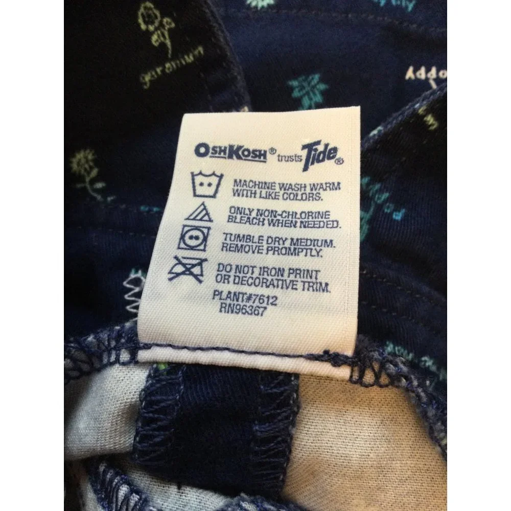 OshKosh Bgosh features 	•